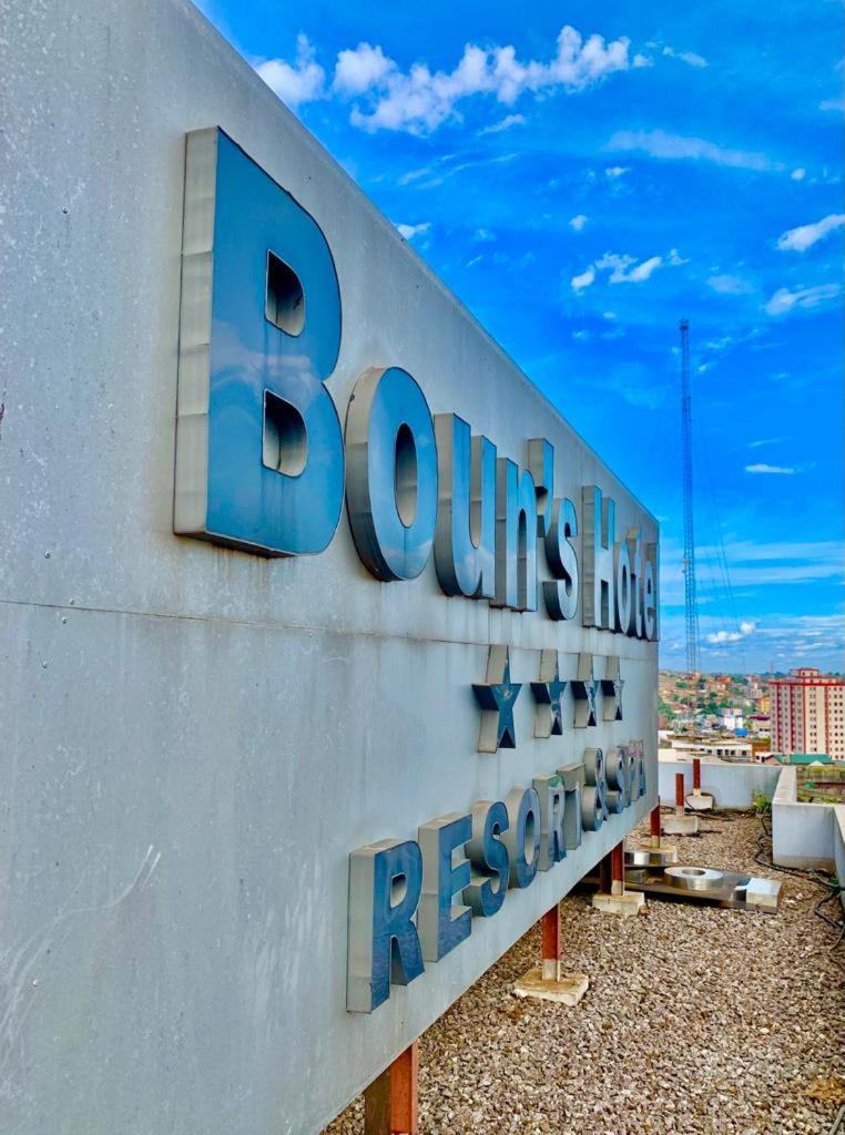 Boun'S Hotel Yaounde Exterior photo