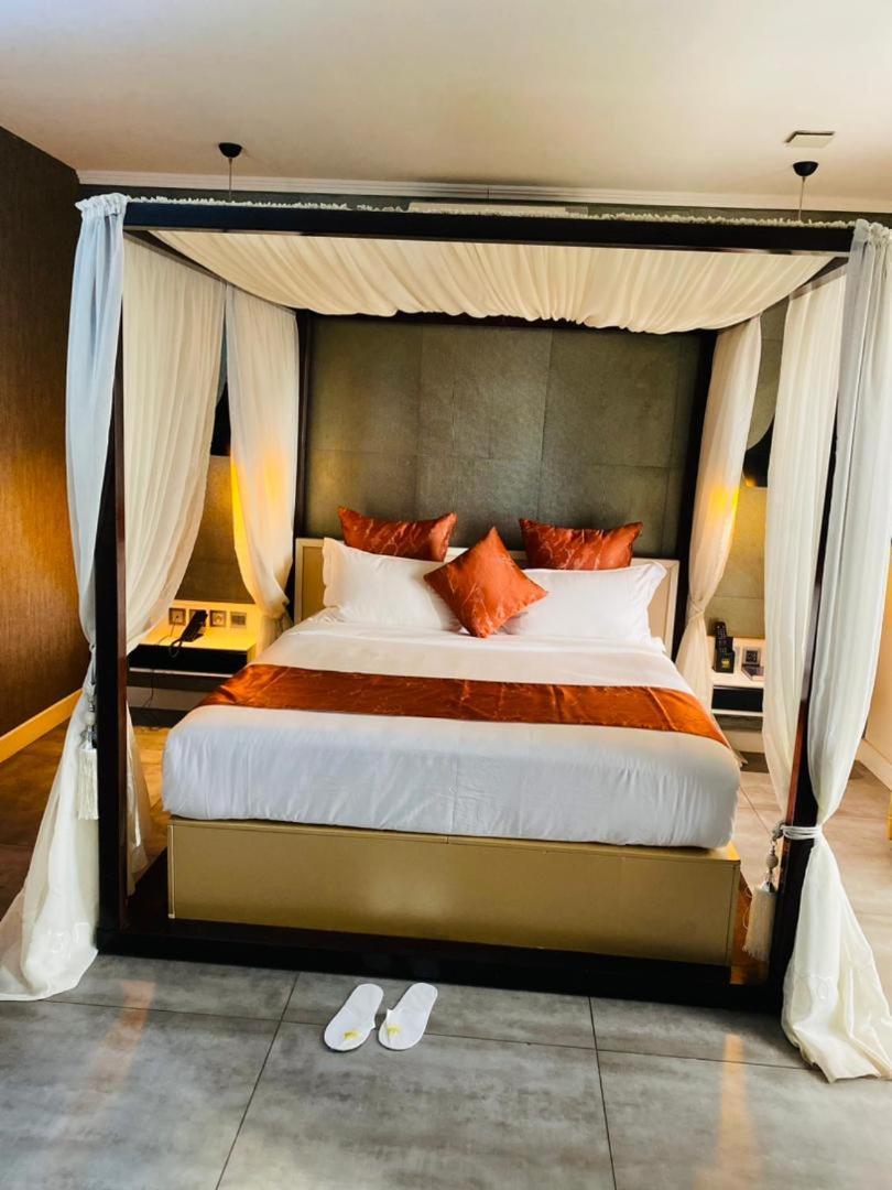 Boun'S Hotel Yaounde Exterior photo